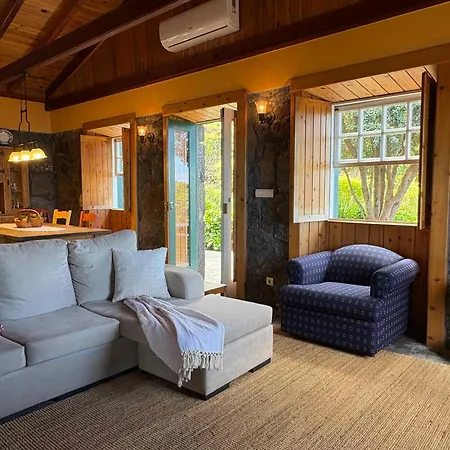 Casa Da Terra Alta Holiday home *